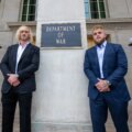 Kändisar vid Pentagon: Hur ovanligt var bröderna Pauls besök?

