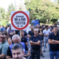 Lastbilschaufförer på västra Balkan hotar EU:s gränsblockad

