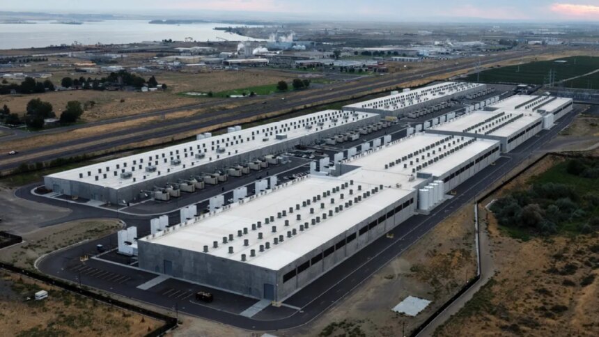 "Let Data Reign": Trump förnekar motstånd mot datacenter i USA

