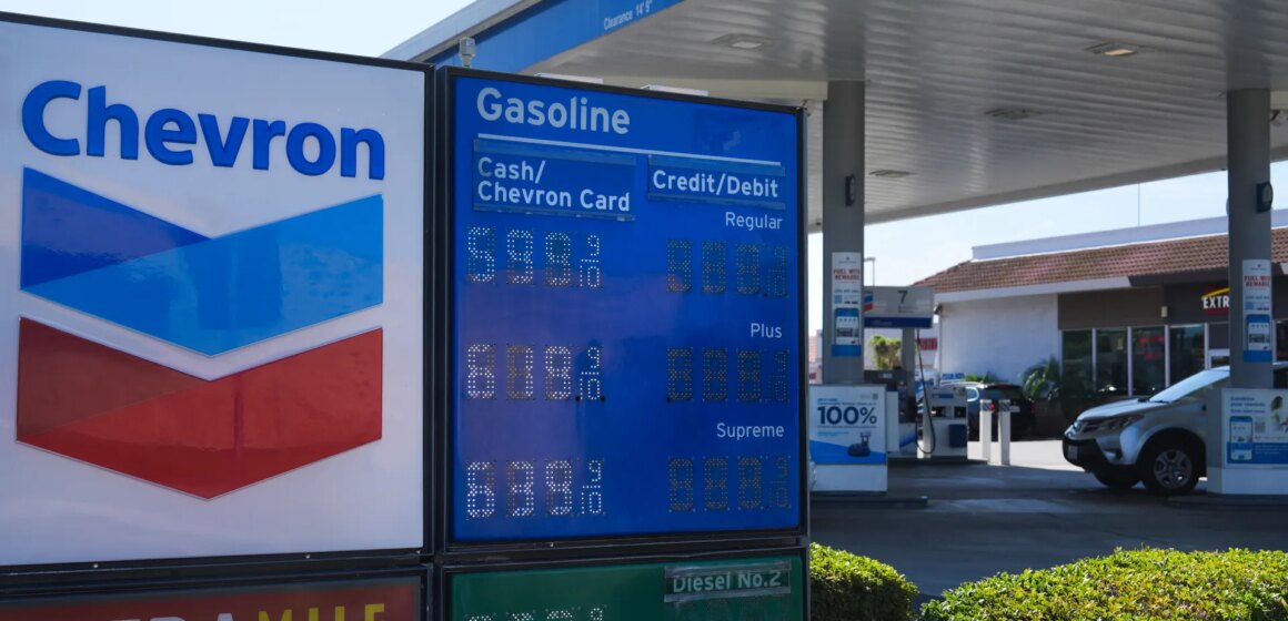 Stigande bensinkostnader driver kraftig inflationsökning i USA i augusti

