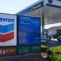 Stigande bensinkostnader driver kraftig inflationsökning i USA i augusti

