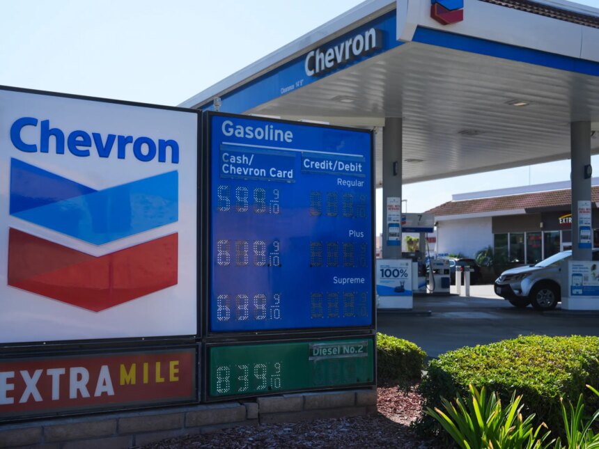 Stigande bensinkostnader driver kraftig inflationsökning i USA i augusti

