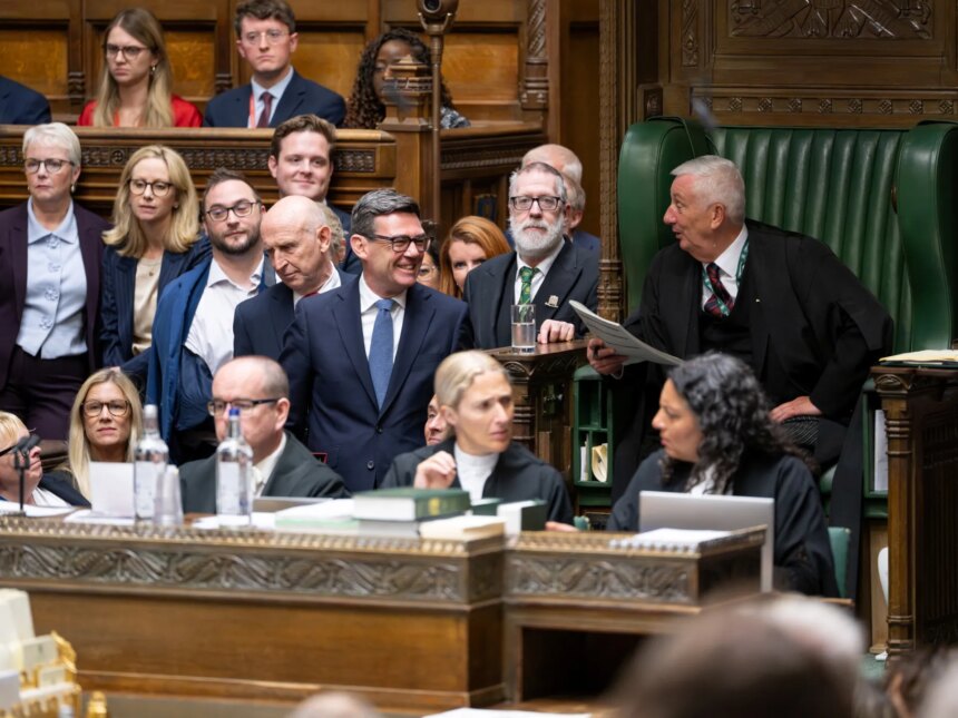 Storbritanniens premiärminister Burnham möter första parlamentsgrillning och lovar att "få Storbritanniens premiärminister Burnham möter första parlamentsgrillning och lovar att "få tillbaka hoppet"