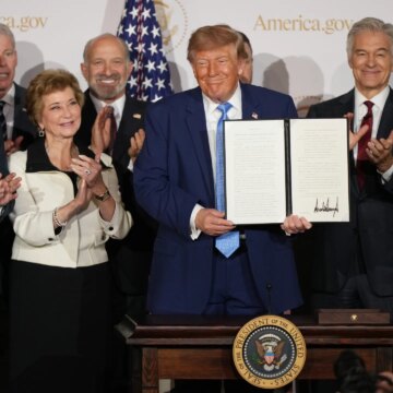 Trump avslöjar ny sajt för att förenkla tillgången till statliga tjänster

