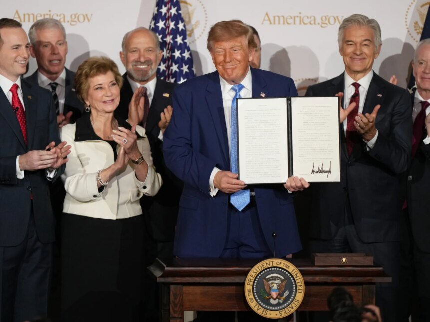 Trump avslöjar ny sajt för att förenkla tillgången till statliga tjänster

