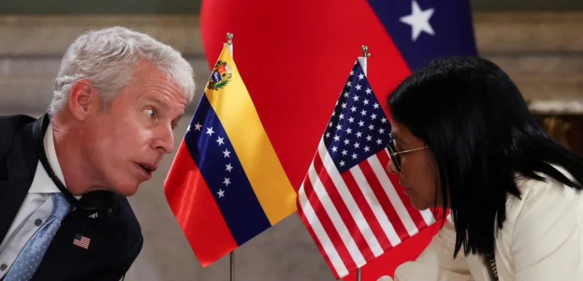 USA:s Chevron, Italiens Eni för att utöka oljeprojekt i Venezuela

