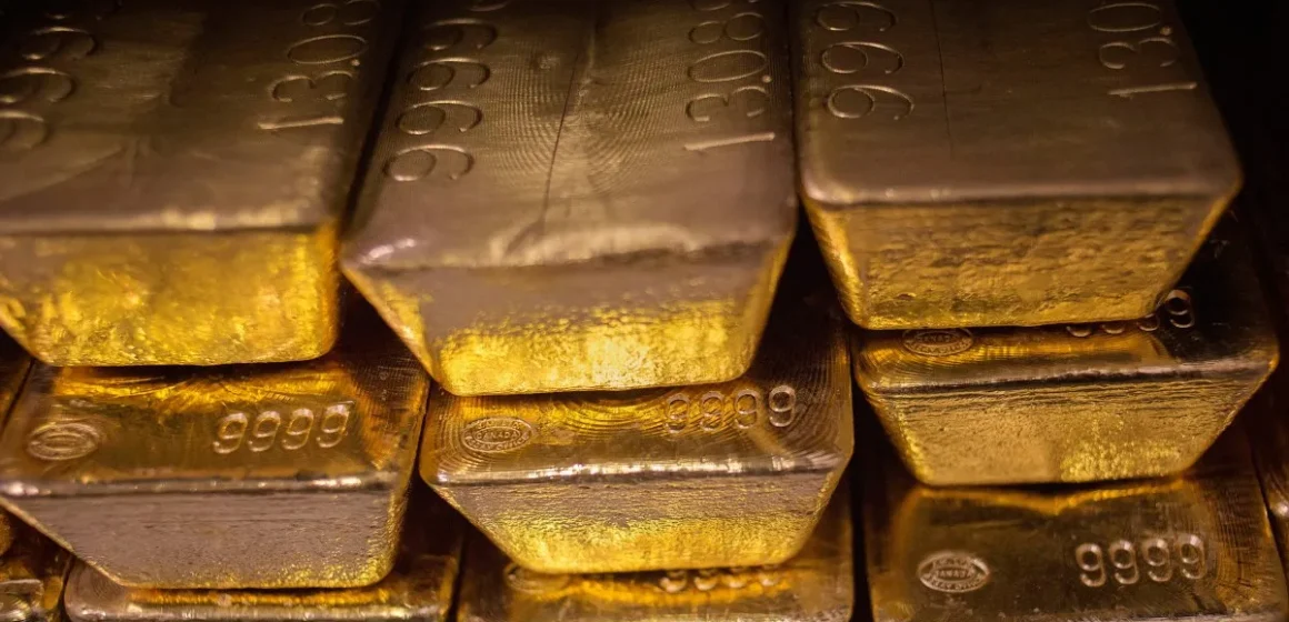Varför har Nederländerna flyttat 10 miljarder dollar av sitt guld Varför har Nederländerna flyttat 10 miljarder dollar av sitt guld från USA?