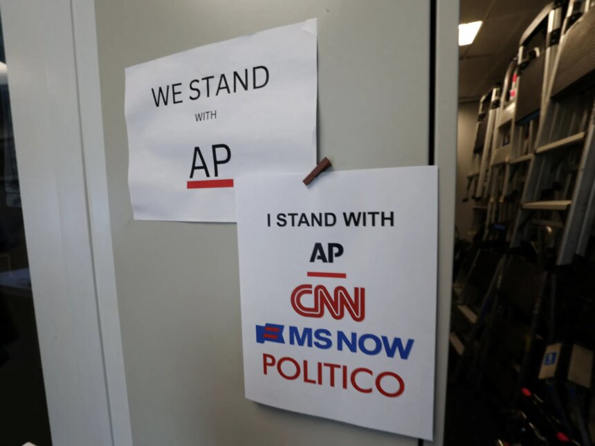 Vita huset återställer CNN, MS NOW, Politico tillgång efter timmar av kaos

