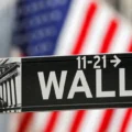 Wall Streets Nasdaq når all-time high när AI-frenzy tar fart

