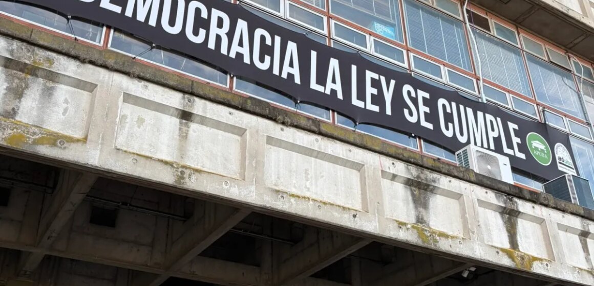 Argentinska studenter protesterar på campus över Mileis åtstramningar

