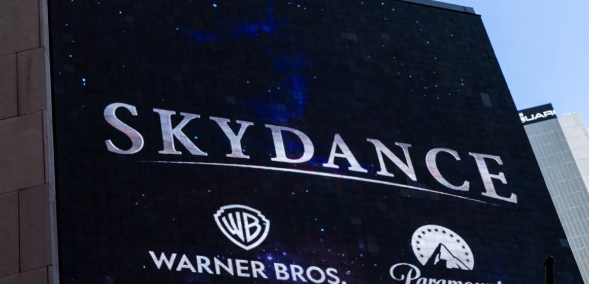 CNN, CBS News nu under ett tak när fusionen mellan Paramount och Warner Bros avslutas

