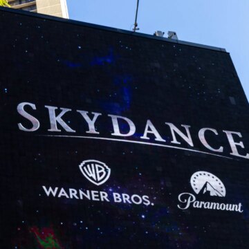 CNN, CBS News nu under ett tak när fusionen mellan Paramount och Warner Bros avslutas

