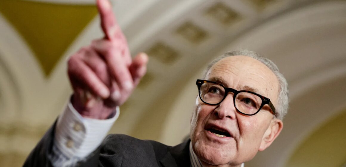 Chuck Schumer uppmanar FCC att blockera AI-robocalls före val

