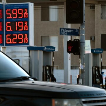 Den amerikanska inflationen stiger före mellanårsvalet, vilket underblåser rädslan för räntehöjningar

