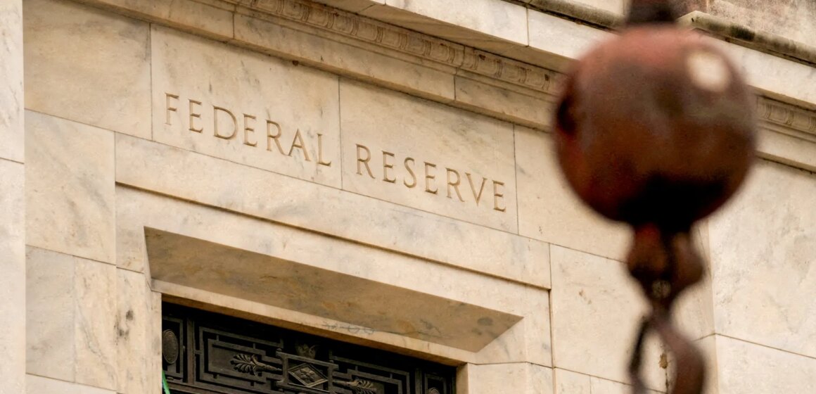 Fed lämnar räntorna oförändrade trots inflationen i USA

