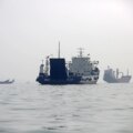 Iran säger att två tankfartyg fattas i eld efter att ha träffat minor i Hormuzsundet

