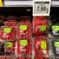 Konsumentsentimentet i USA når ett nästan rekordlågläge före mellanårsvalet

