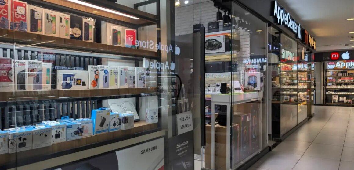 Ny elektronik når Iran, men priserna skjuter i höjden när statliga avgifter drabbar USA:s sanktioner

