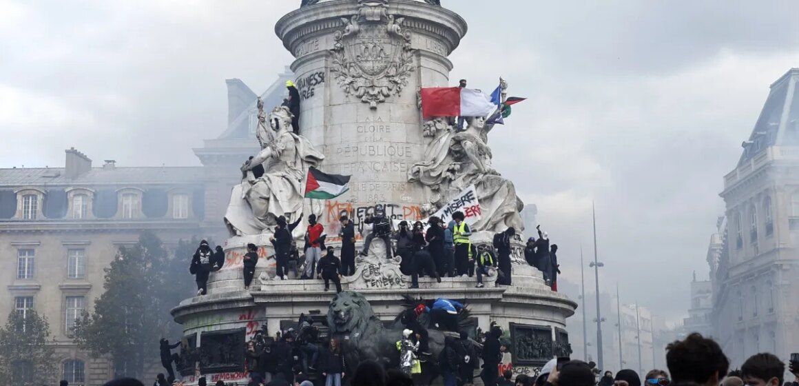 Varför har Frankrikes skolprotester blivit en bredare politisk kris?

