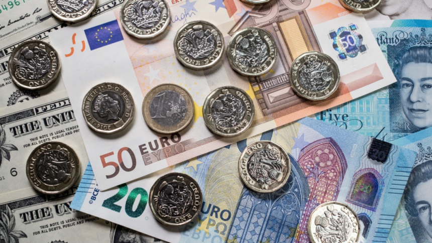 Världen är 365 biljoner dollar i skuld, och ränteräkningen stiger


